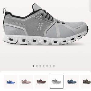 O cloud size 5.5 shoes for for Christmas so basically new